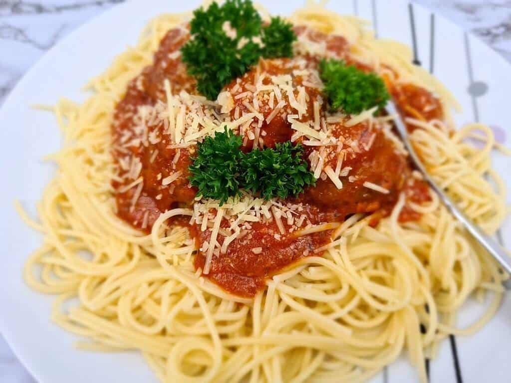Cheesy Meatballs with Spaghetti