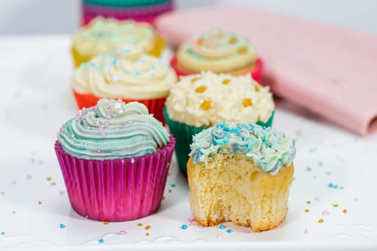 Moist and Fluffy Vanilla Cupcakes – Back to Basics