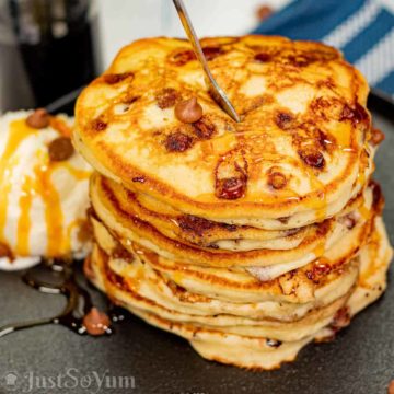 featured-image-for-chocolate-chip-pancakes-with-maple-syrup