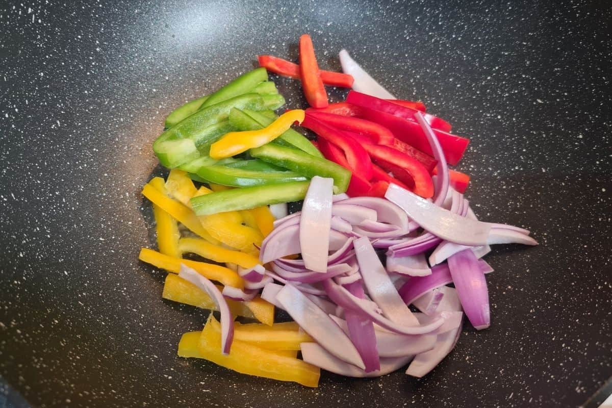 how-to-stir-fry-the-vegetables-for-crispy-battered-sweet-and-sour-pork