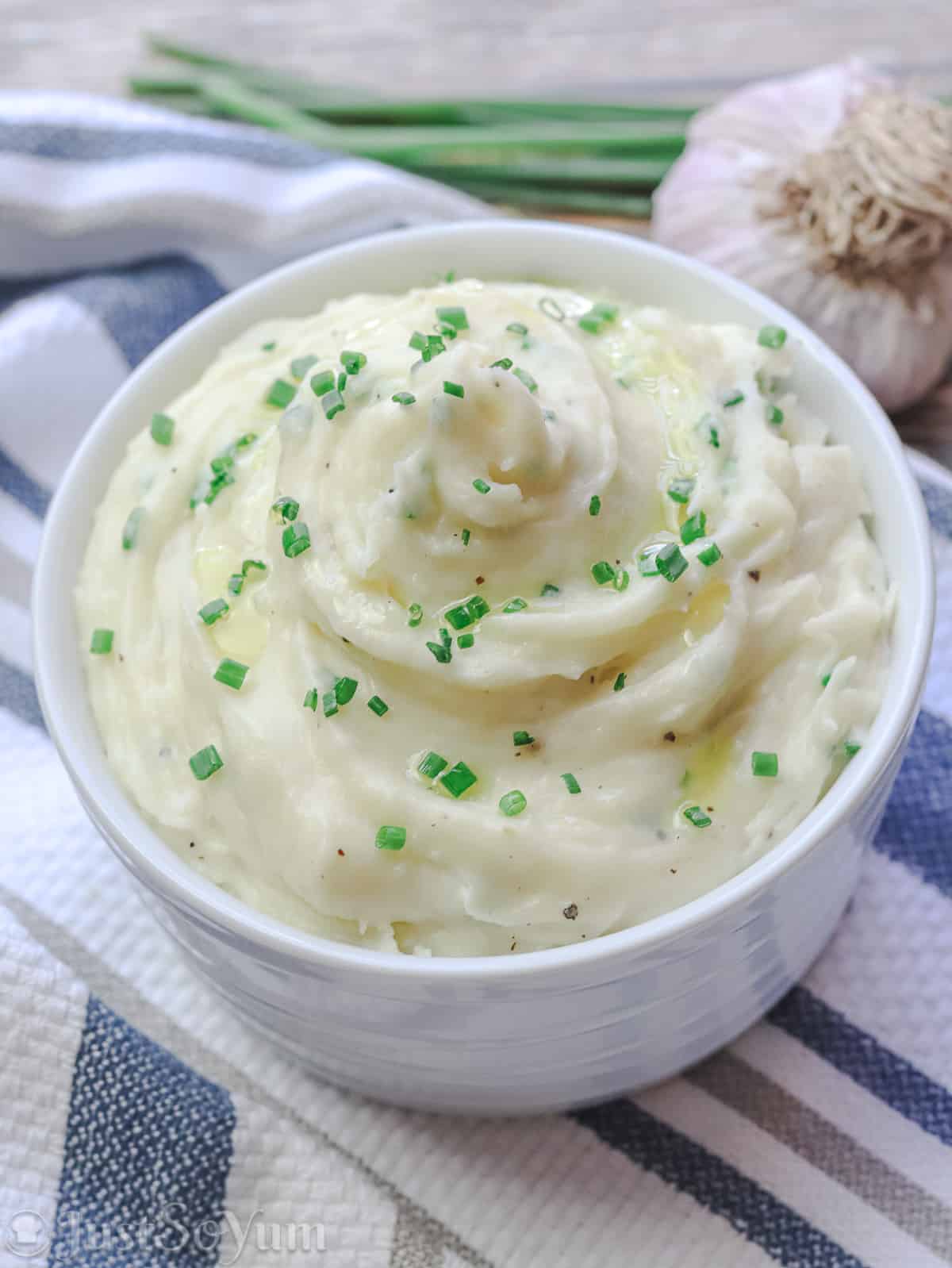 post-image-for-creamy-garlic-and-chives-mashed-potatoes