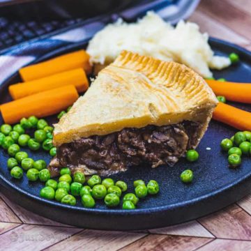 featured-image-for-chunky-steak-and-mushroom-pie