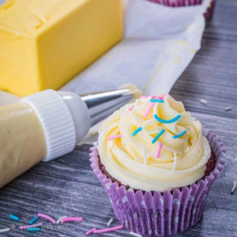 Easy Cream Cheese Frosting For Cakes And More